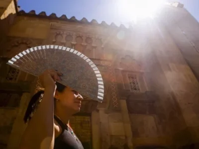 España reporta casi 4,500 muertes por el calor desde junio, un récord desde 2022