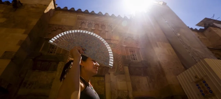 España reporta casi 4,500 muertes por el calor desde junio, un récord desde 2022